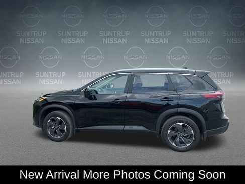 Used 2025 Nissan Rogue SV w/ SV Premium Package FWD image 3