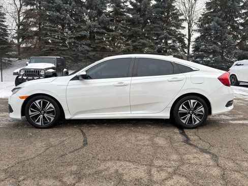 Used 2017 Honda Civic EX-T image 7