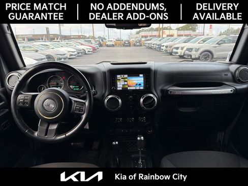 Used 2017 Jeep Wrangler Unlimited Rubicon w/ Connectivity Group image 16