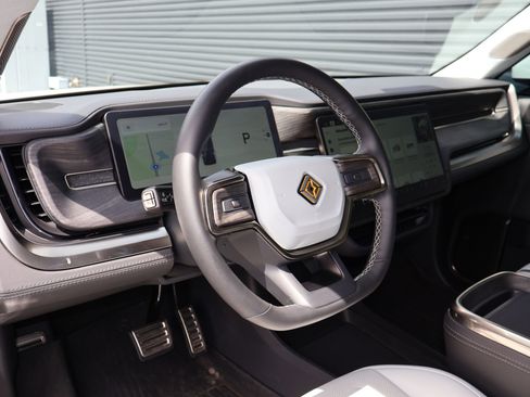 Used 2023 Rivian R1S Launch Edition image 11