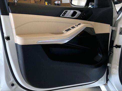 Used 2021 BMW X5 xDrive40i w/ M Sport Package image 20