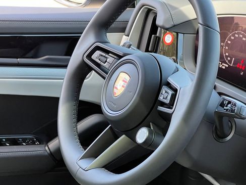 New 2026 Porsche Cayenne S AWD/4WD image 24