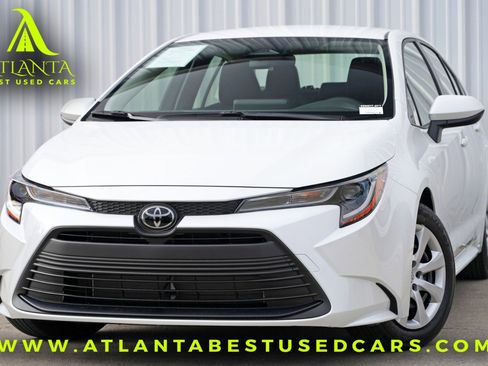 Used 2025 Toyota Corolla LE image 1