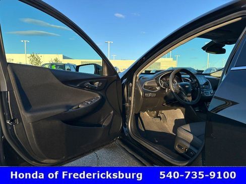 Used 2023 Chevrolet Malibu LT image 28