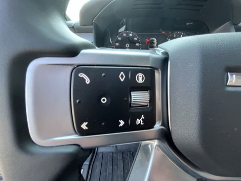Used 2025 Land Rover Discovery Dynamic SE AWD/4WD image 19