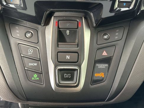 Used 2018 Honda Odyssey Touring image 17