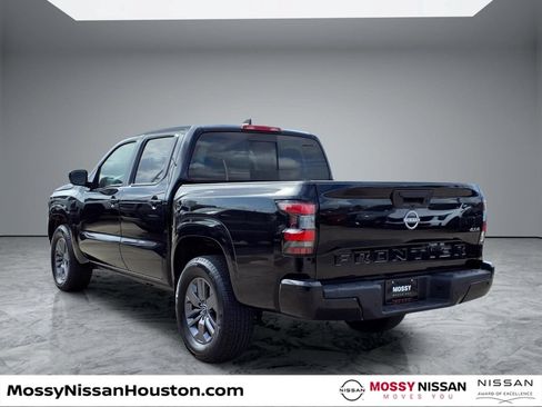 Used 2026 Nissan Frontier SV AWD/4WD image 2