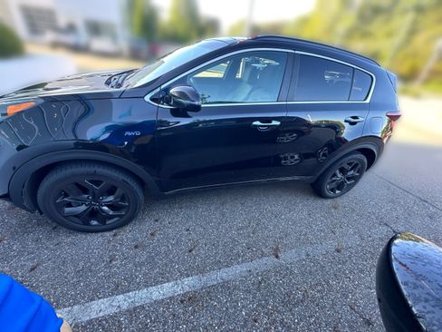 Used 2020 Kia Sportage S w/ S Sunroof Package AWD/4WD image 2