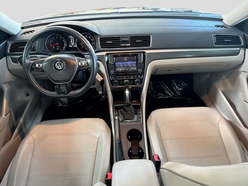 Used 2018 Volkswagen Passat 2.0T R-Line FWD image 21