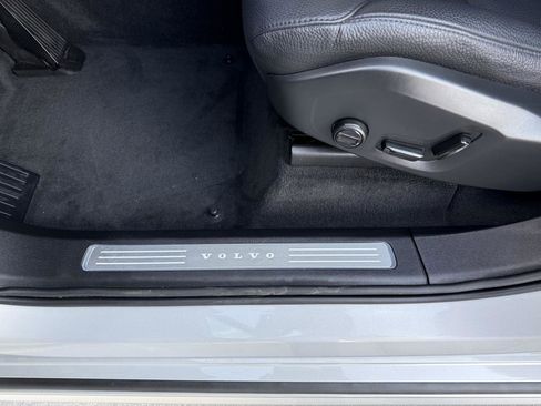 Used 2024 Volvo XC90 B6 Plus image 13