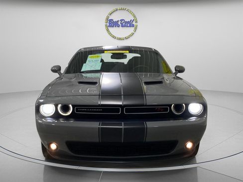 Used 2018 Dodge Challenger R/T w/ Driver Convenience Group RWD image 8