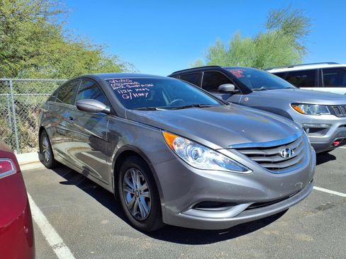 Used 2012 Hyundai Sonata GLS w/ Popular Equipment Pkg FWD image 2