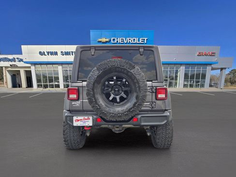 Used 2021 Jeep Wrangler Unlimited Rubicon AWD/4WD image 8
