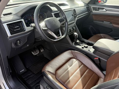 Used 2023 Volkswagen Atlas SEL Premium image 10