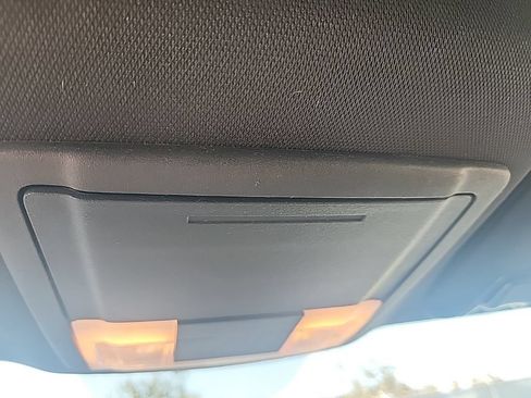Used 2018 Ford Explorer XLT FWD image 26