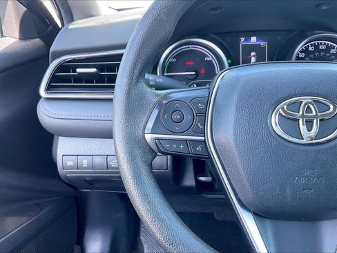Used 2021 Toyota Camry LE FWD image 18
