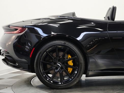 Used 2020 Aston Martin DB11 Volante image 46