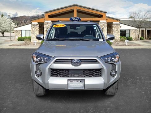 Used 2024 Toyota 4Runner SR5 image 2