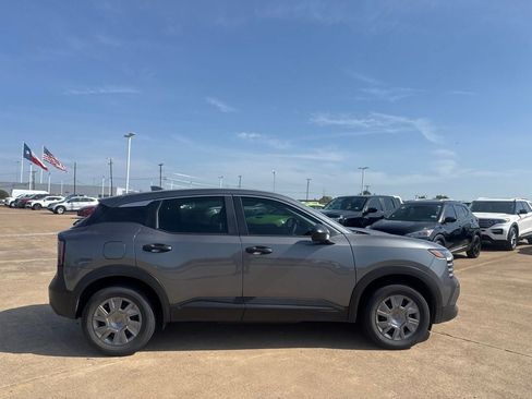 Used 2025 Nissan Kicks S AWD/4WD image 24