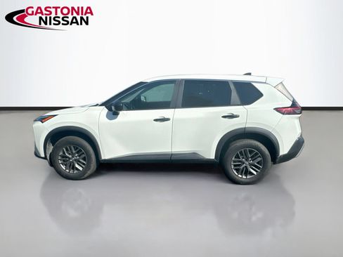 Used 2023 Nissan Rogue S AWD/4WD image 5