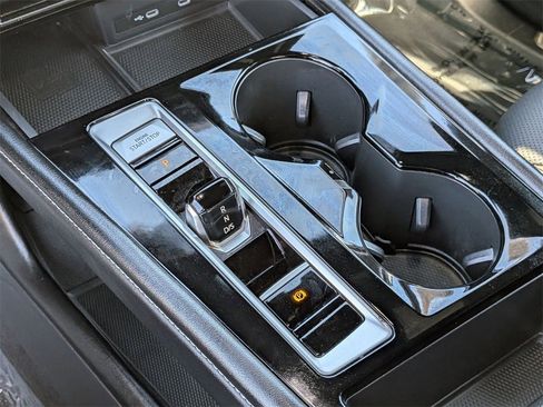 Used 2024 Volkswagen Atlas Cross Sport SE image 20