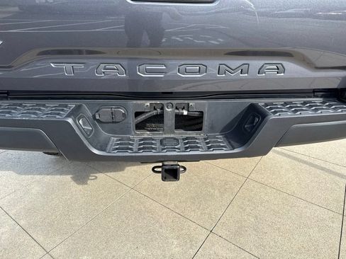 Used 2021 Toyota Tacoma SR AWD/4WD image 9