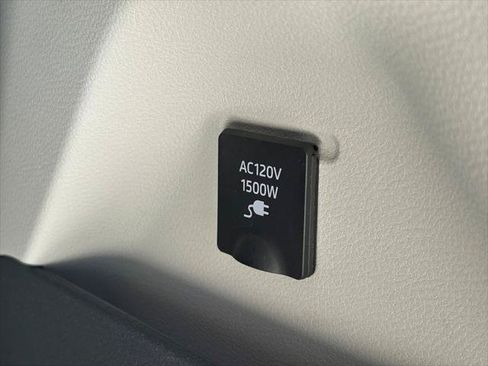 Certified 2023 Toyota Sienna Limited AWD/4WD image 15