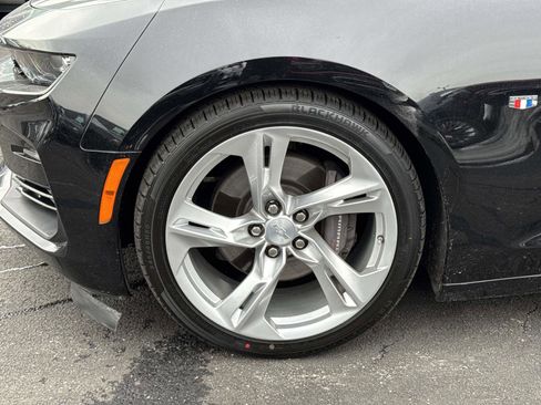 Used 2020 Chevrolet Camaro SS image 30