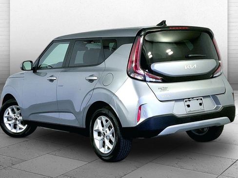 Certified 2025 Kia Soul LX w/ LX Technology Package FWD image 11