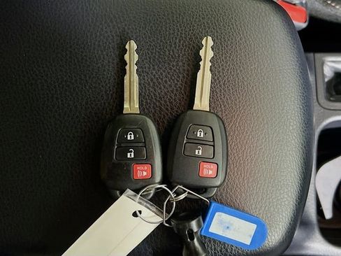 Used 2015 Toyota RAV4 XLE image 33