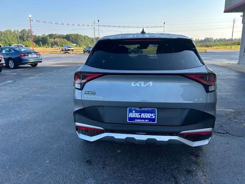 Used 2023 Kia Sportage LX image 9