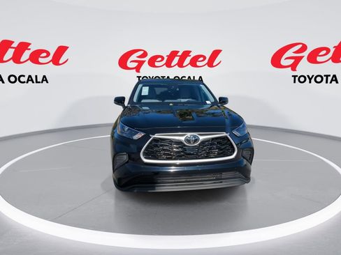 Used 2023 Toyota Highlander L image 3