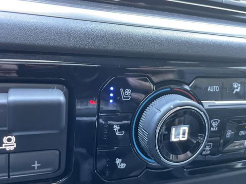 Certified 2025 Chevrolet Silverado 1500 High Country image 27