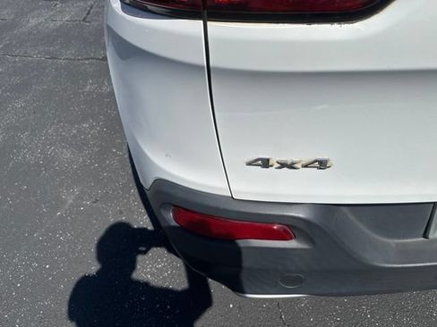 Used 2016 Jeep Cherokee Limited AWD/4WD image 5