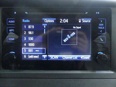 Used 2017 Toyota Sienna LE image 9