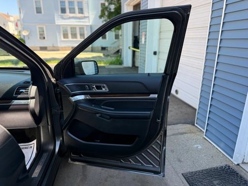 Used 2017 Ford Explorer Limited AWD/4WD image 35