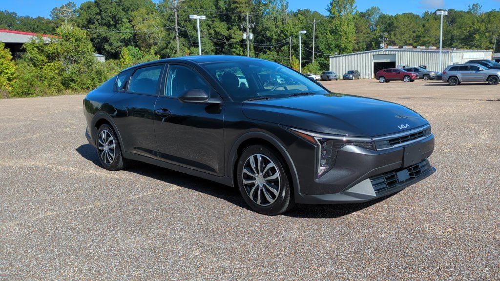 Used 2026 Kia K4 FWD image 3