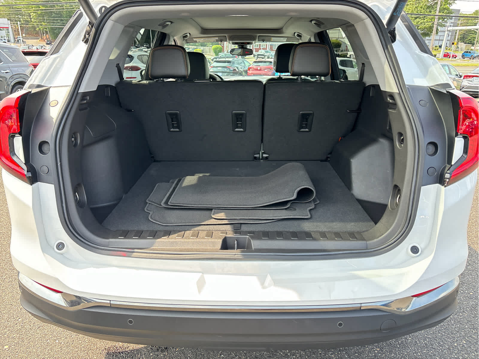 Certified 2024 GMC Terrain AT4 AWD/4WD image 29