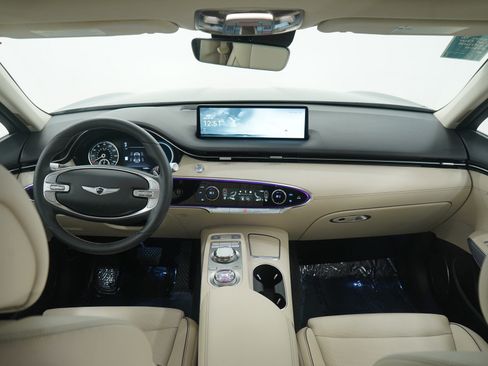 Used 2024 Genesis GV70 2.5T Advanced w/ Advanced Package image 15