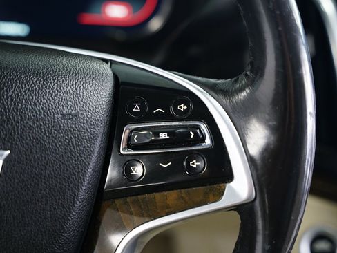 Used 2018 Cadillac Escalade Premium Luxury image 23