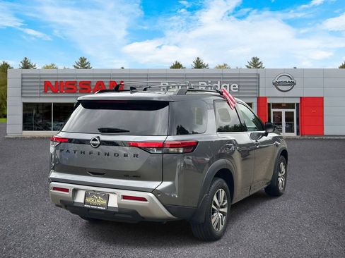 Used 2023 Nissan Pathfinder SL w/ Black Appearance Package AWD/4WD image 5