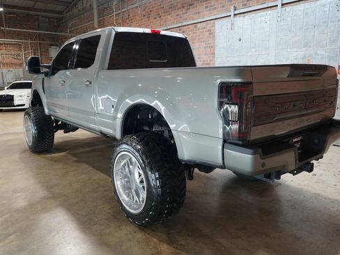 Used 2019 Ford F250 Platinum w/ Platinum Ultimate Package image 10
