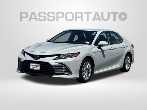 Used 2023 Toyota Camry LE w/ Convenience Package FWD image 1