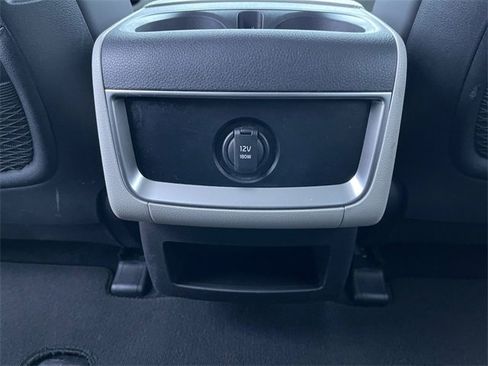 Used 2024 Kia Carnival LX image 23