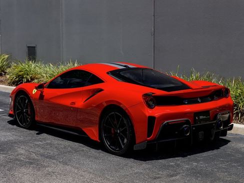 Used 2019 Ferrari 488 Pista Coupe RWD image 3