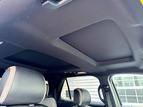 Used 2017 Ford Explorer XLT w/ Equipment Group 202A image 18