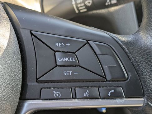 Used 2020 Nissan Rogue S image 21