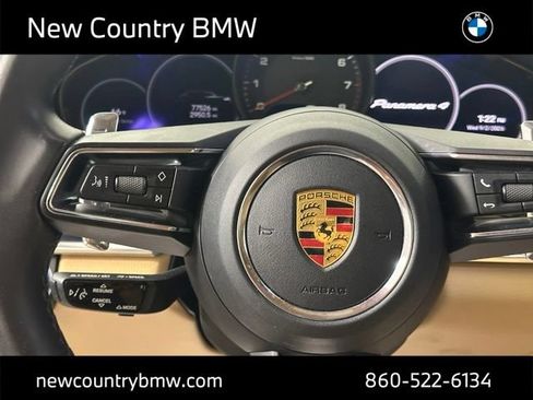 Used 2022 Porsche Panamera image 15