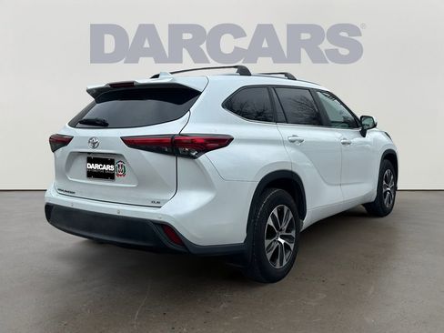 Used 2023 Toyota Corolla XSE image 7