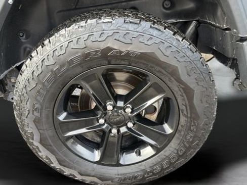 Used 2021 Jeep Wrangler Unlimited Sport image 31